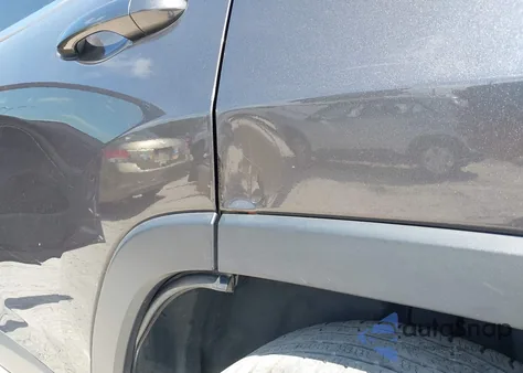 2016 Jeep Cherokee Latitude z USA, uszkodzony, nr VIN 1C4PJMCS1GW367447